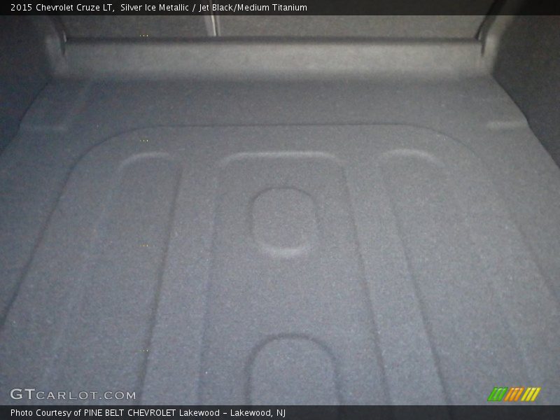 Silver Ice Metallic / Jet Black/Medium Titanium 2015 Chevrolet Cruze LT