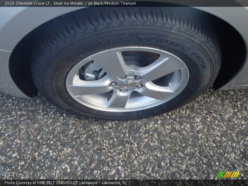 Silver Ice Metallic / Jet Black/Medium Titanium 2015 Chevrolet Cruze LT
