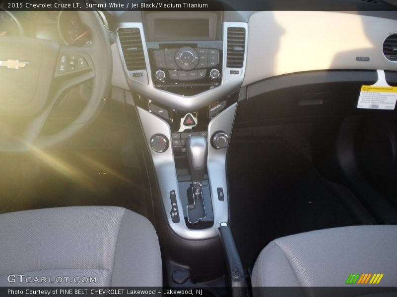 Summit White / Jet Black/Medium Titanium 2015 Chevrolet Cruze LT