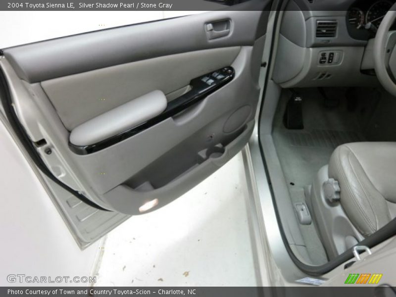 Silver Shadow Pearl / Stone Gray 2004 Toyota Sienna LE