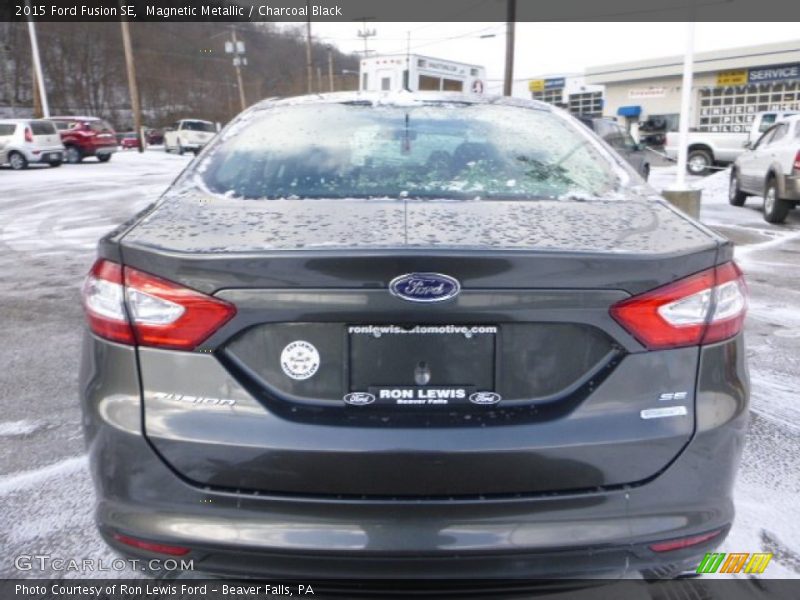 Magnetic Metallic / Charcoal Black 2015 Ford Fusion SE