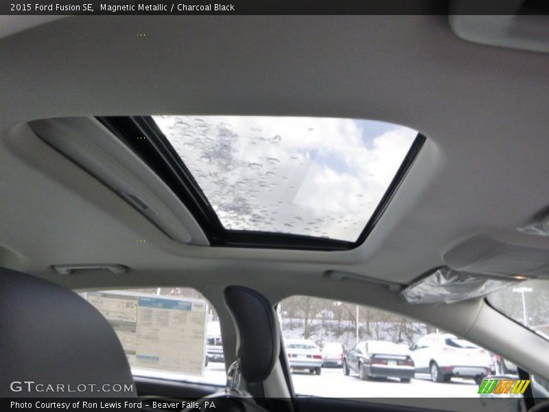 Magnetic Metallic / Charcoal Black 2015 Ford Fusion SE
