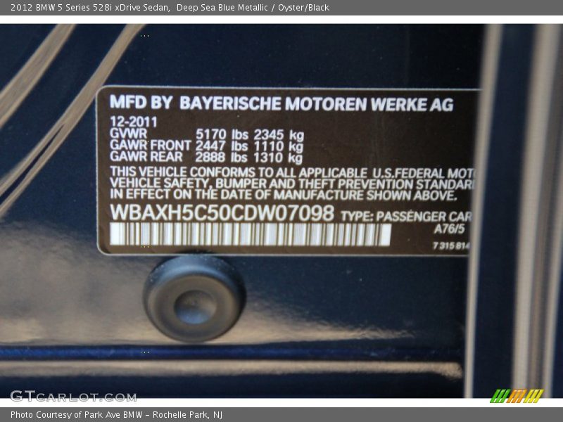 Deep Sea Blue Metallic / Oyster/Black 2012 BMW 5 Series 528i xDrive Sedan