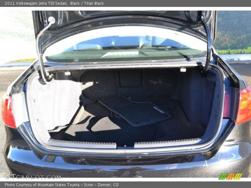 Black / Titan Black 2011 Volkswagen Jetta TDI Sedan