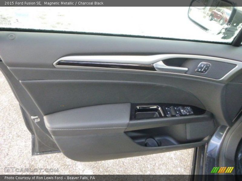 Magnetic Metallic / Charcoal Black 2015 Ford Fusion SE