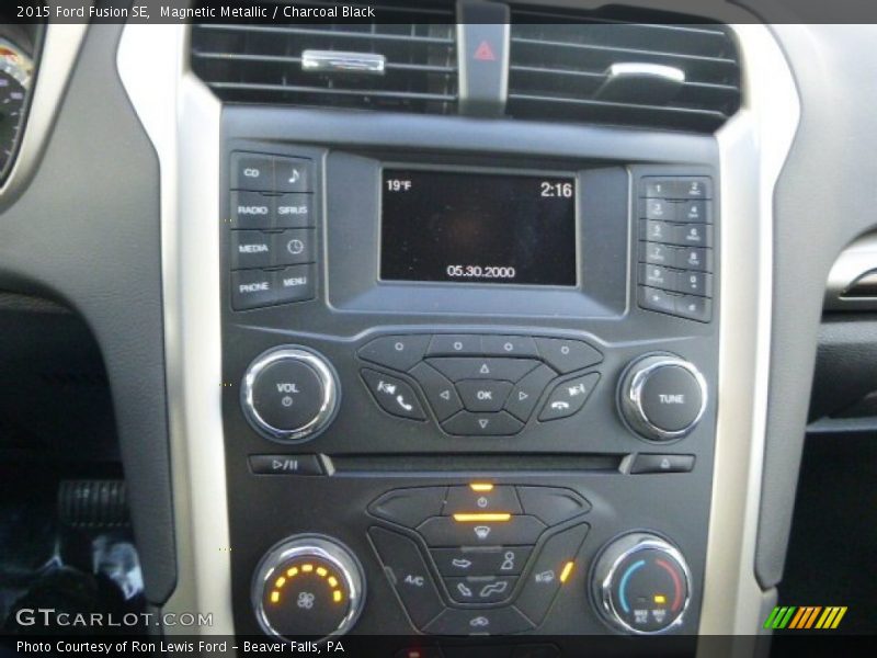Magnetic Metallic / Charcoal Black 2015 Ford Fusion SE