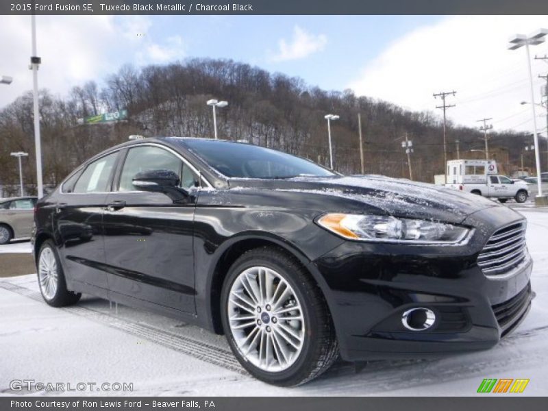 Tuxedo Black Metallic / Charcoal Black 2015 Ford Fusion SE