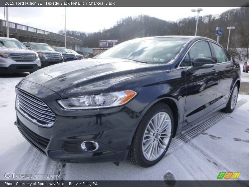 Tuxedo Black Metallic / Charcoal Black 2015 Ford Fusion SE