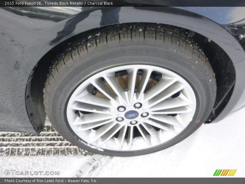 Tuxedo Black Metallic / Charcoal Black 2015 Ford Fusion SE