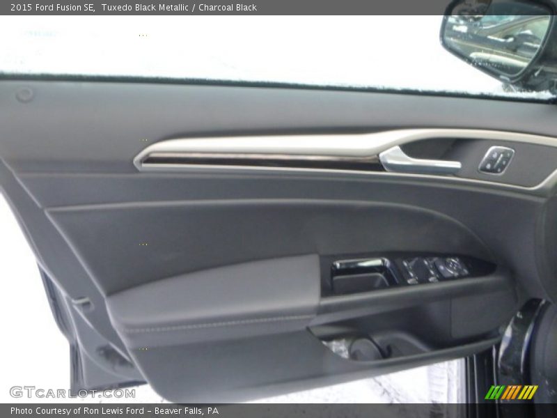 Tuxedo Black Metallic / Charcoal Black 2015 Ford Fusion SE