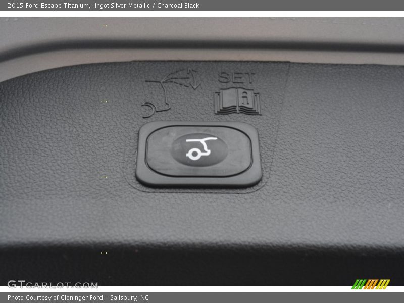 Ingot Silver Metallic / Charcoal Black 2015 Ford Escape Titanium