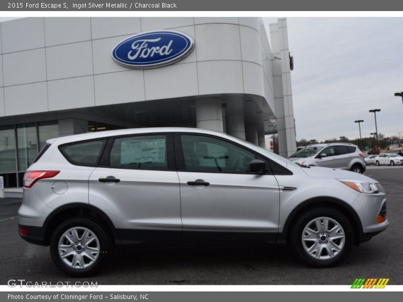 Ingot Silver Metallic / Charcoal Black 2015 Ford Escape S