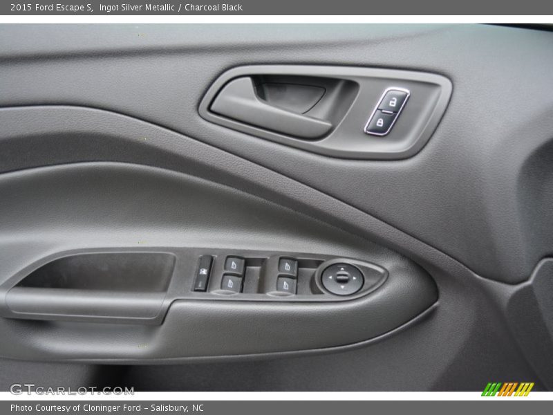 Ingot Silver Metallic / Charcoal Black 2015 Ford Escape S