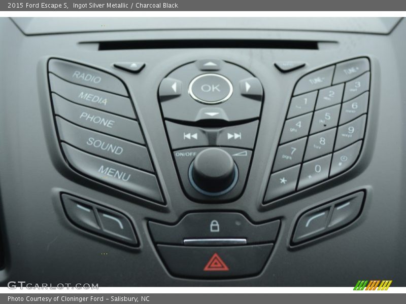 Ingot Silver Metallic / Charcoal Black 2015 Ford Escape S