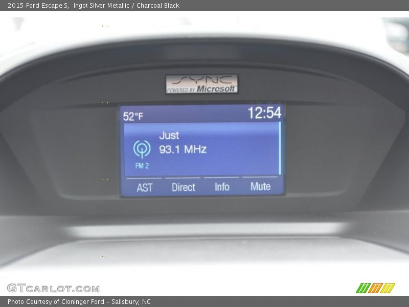 Ingot Silver Metallic / Charcoal Black 2015 Ford Escape S