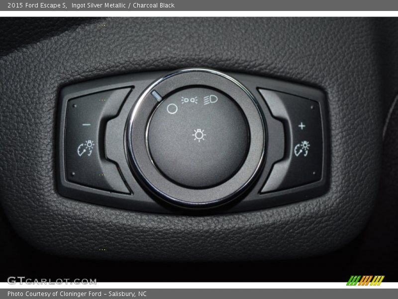Ingot Silver Metallic / Charcoal Black 2015 Ford Escape S
