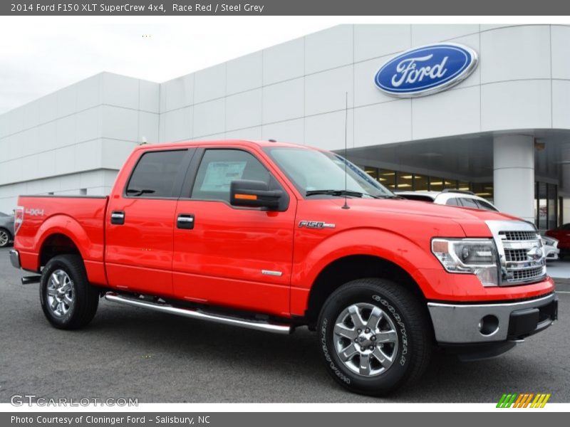 Front 3/4 View of 2014 F150 XLT SuperCrew 4x4