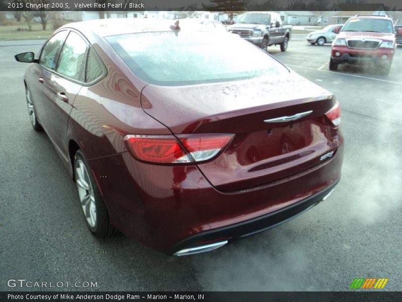 Velvet Red Pearl / Black 2015 Chrysler 200 S
