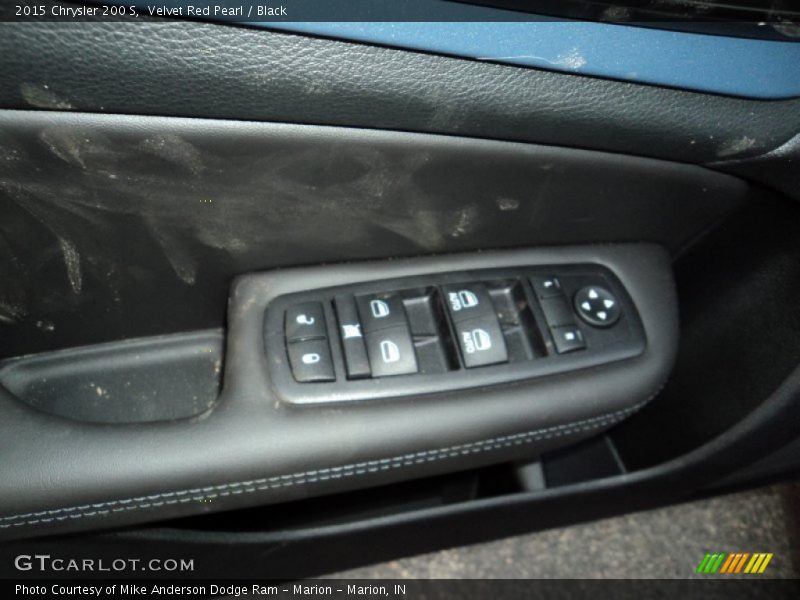 Velvet Red Pearl / Black 2015 Chrysler 200 S