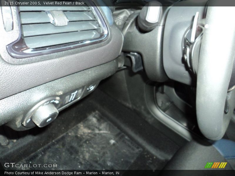 Velvet Red Pearl / Black 2015 Chrysler 200 S