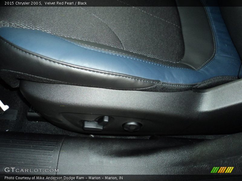 Velvet Red Pearl / Black 2015 Chrysler 200 S
