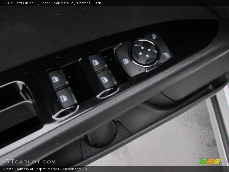 Ingot Silver Metallic / Charcoal Black 2015 Ford Fusion SE