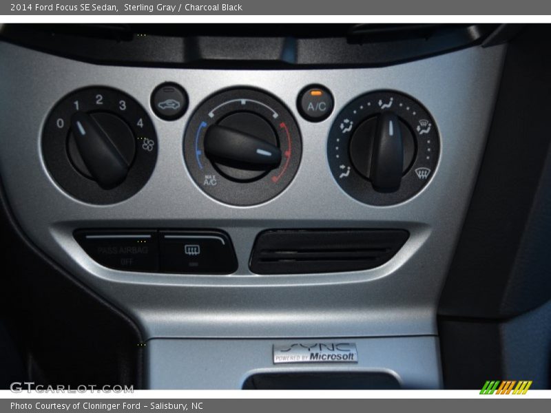 Sterling Gray / Charcoal Black 2014 Ford Focus SE Sedan