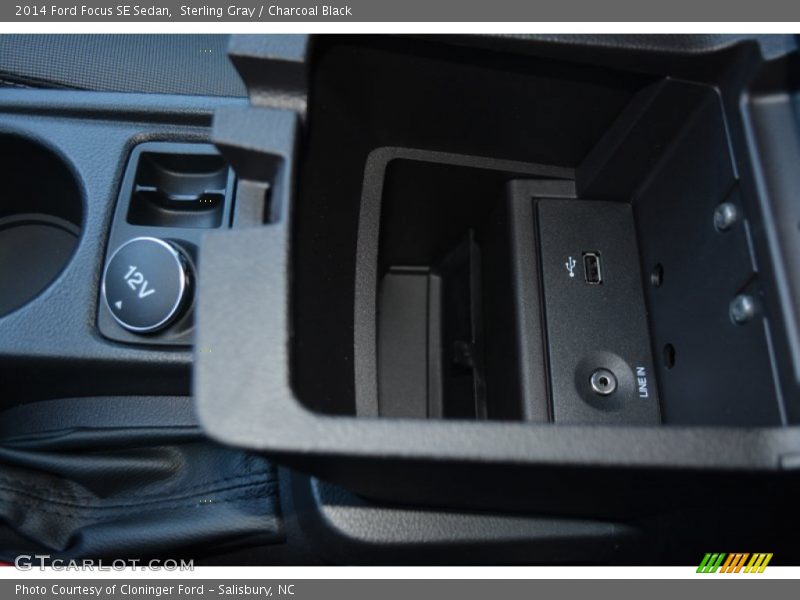 Sterling Gray / Charcoal Black 2014 Ford Focus SE Sedan