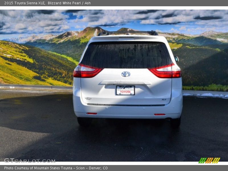 Blizzard White Pearl / Ash 2015 Toyota Sienna XLE