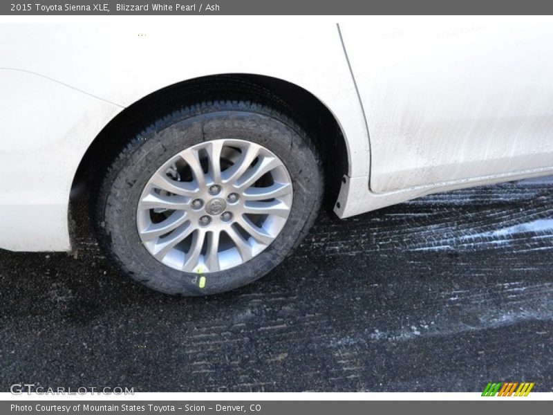 Blizzard White Pearl / Ash 2015 Toyota Sienna XLE