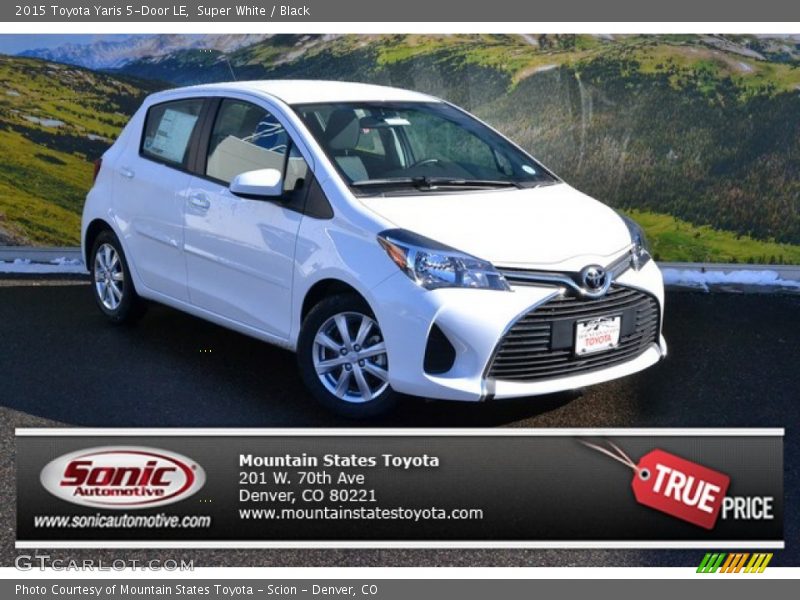 Super White / Black 2015 Toyota Yaris 5-Door LE
