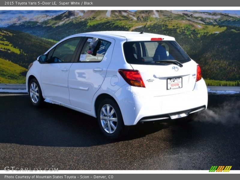 Super White / Black 2015 Toyota Yaris 5-Door LE