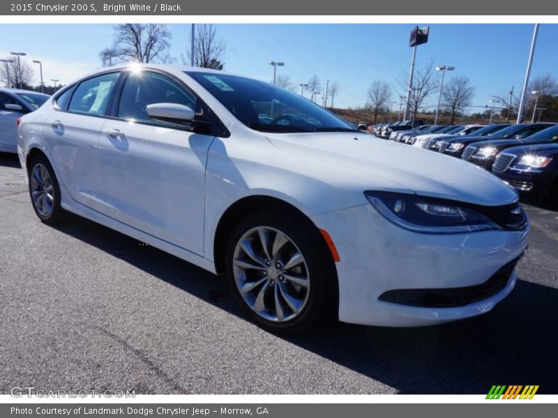 Bright White / Black 2015 Chrysler 200 S