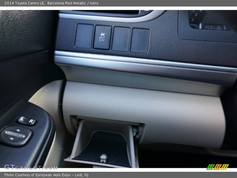 Barcelona Red Metallic / Ivory 2014 Toyota Camry LE