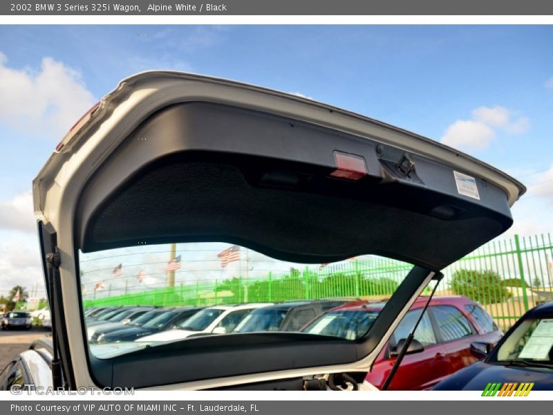 Alpine White / Black 2002 BMW 3 Series 325i Wagon