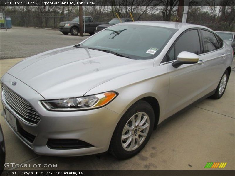 Ingot Silver Metallic / Earth Gray 2015 Ford Fusion S