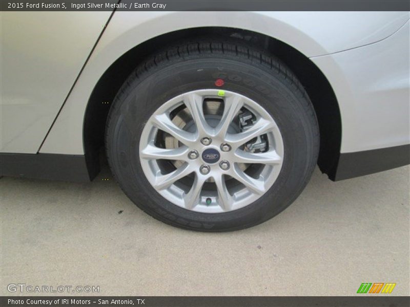 Ingot Silver Metallic / Earth Gray 2015 Ford Fusion S