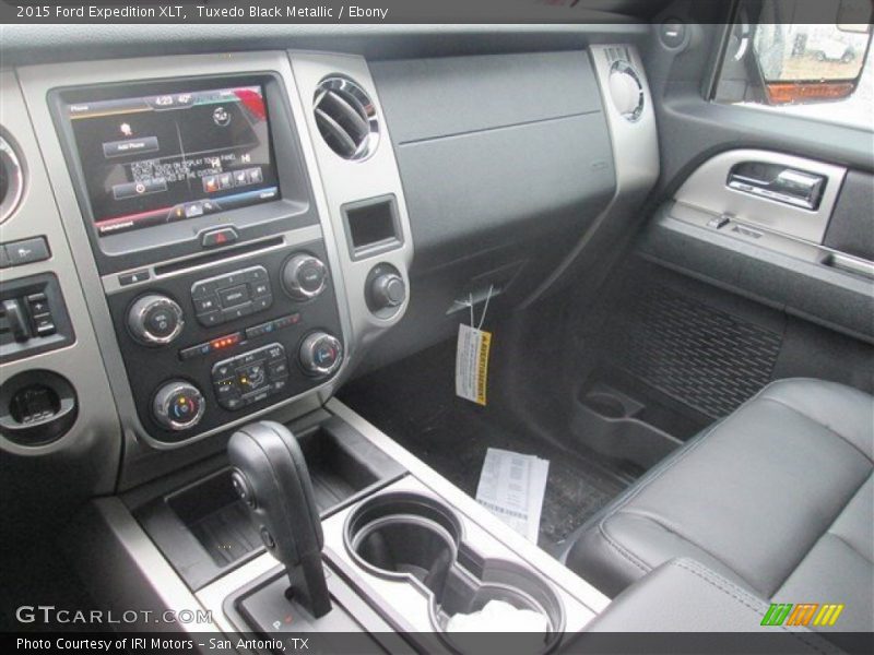 Tuxedo Black Metallic / Ebony 2015 Ford Expedition XLT