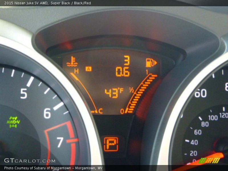 Super Black / Black/Red 2015 Nissan Juke SV AWD