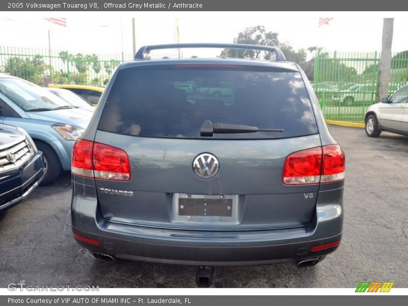 Offroad Grey Metallic / Anthracite 2005 Volkswagen Touareg V8