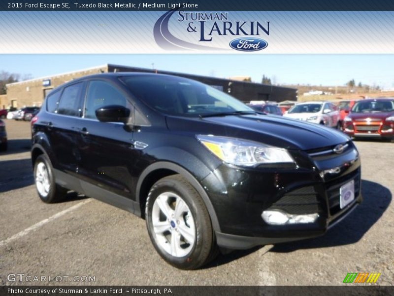 Tuxedo Black Metallic / Medium Light Stone 2015 Ford Escape SE