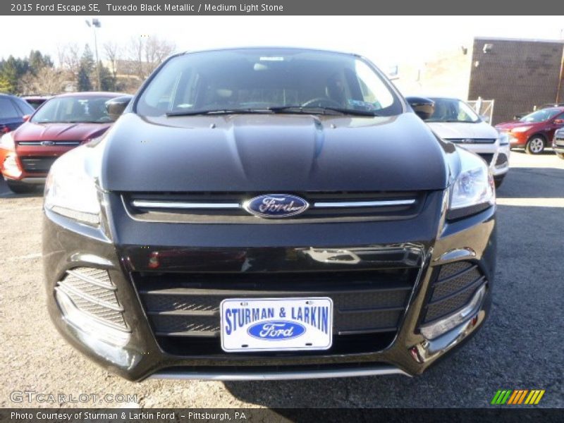 Tuxedo Black Metallic / Medium Light Stone 2015 Ford Escape SE