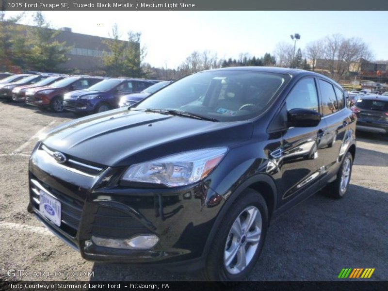 Tuxedo Black Metallic / Medium Light Stone 2015 Ford Escape SE