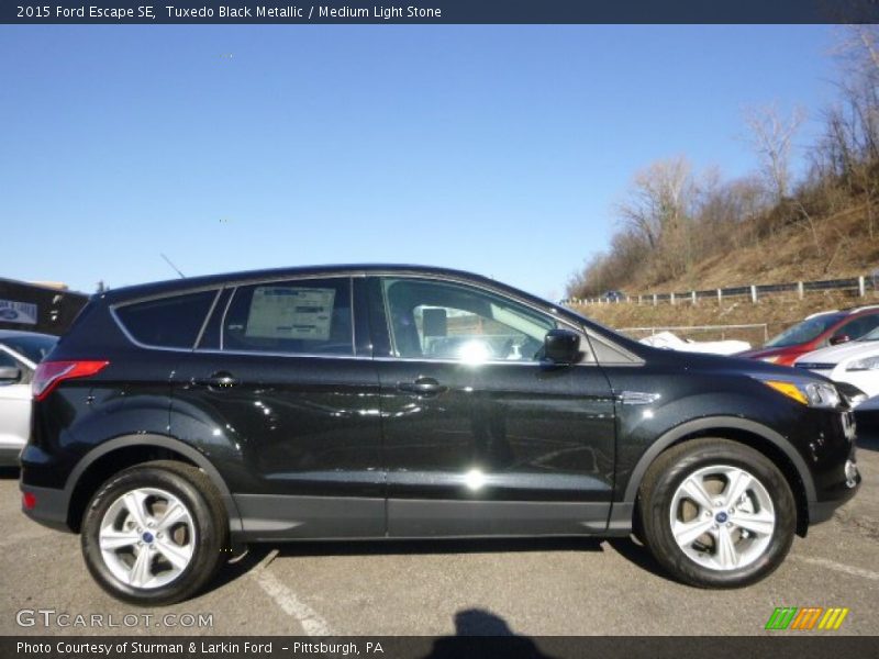 Tuxedo Black Metallic / Medium Light Stone 2015 Ford Escape SE