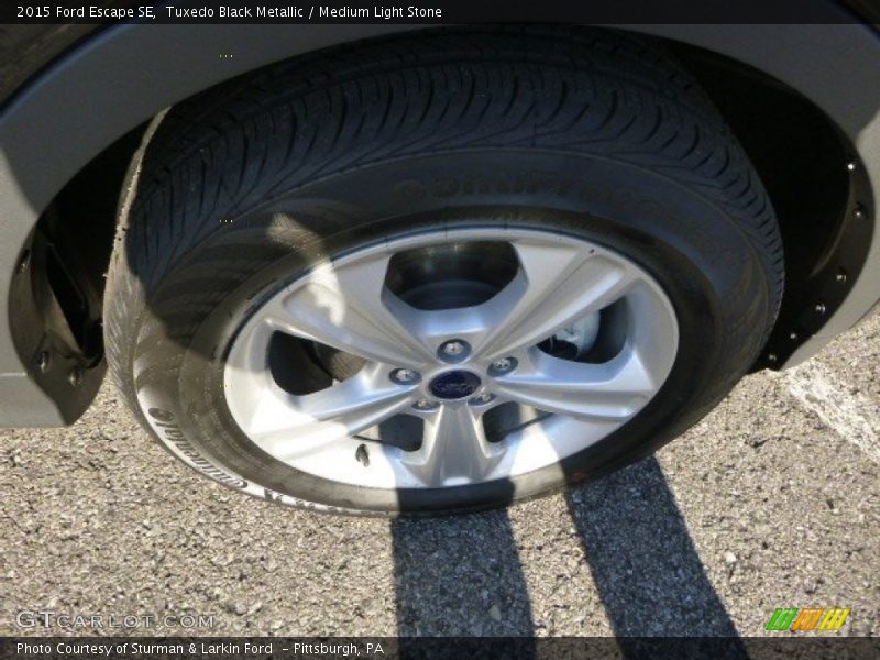 Tuxedo Black Metallic / Medium Light Stone 2015 Ford Escape SE