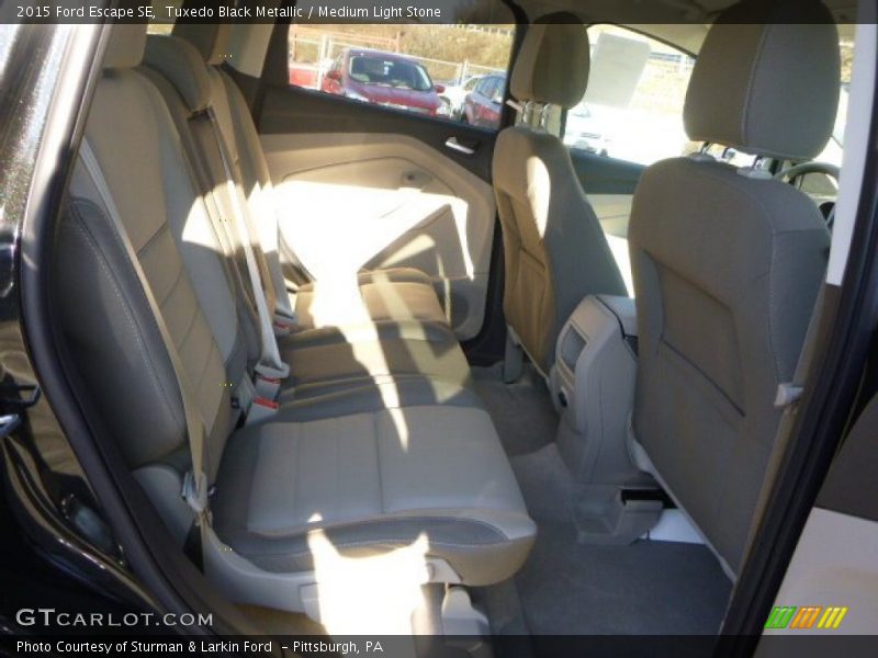 Tuxedo Black Metallic / Medium Light Stone 2015 Ford Escape SE
