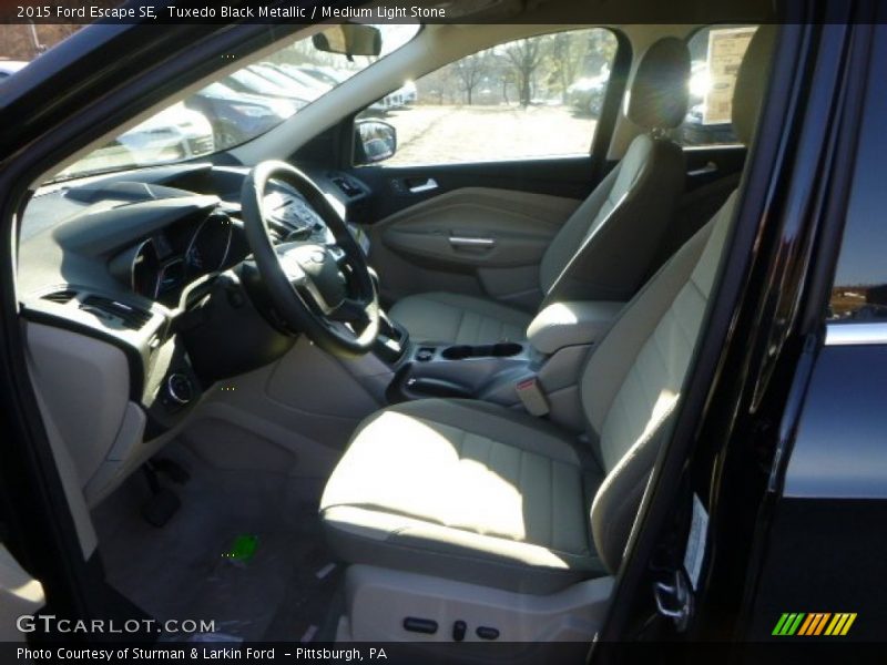 Tuxedo Black Metallic / Medium Light Stone 2015 Ford Escape SE