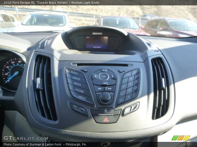 Tuxedo Black Metallic / Medium Light Stone 2015 Ford Escape SE