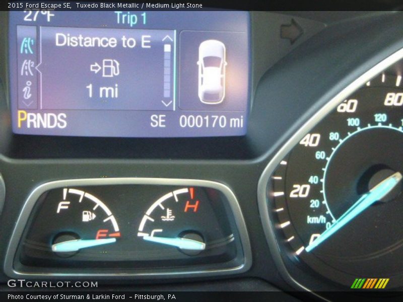 Tuxedo Black Metallic / Medium Light Stone 2015 Ford Escape SE