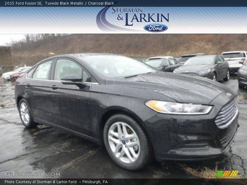 Tuxedo Black Metallic / Charcoal Black 2015 Ford Fusion SE
